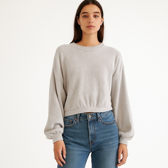 Free People Beach Gray Cropped Oversized Crewneck Sweater size Small - Picture 1 of 7